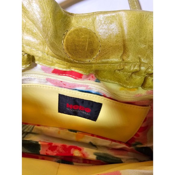 Hobo International Leather Handbag Shoulder Bag, Mustard Color, Magnet Closure - Picture 5 of 7